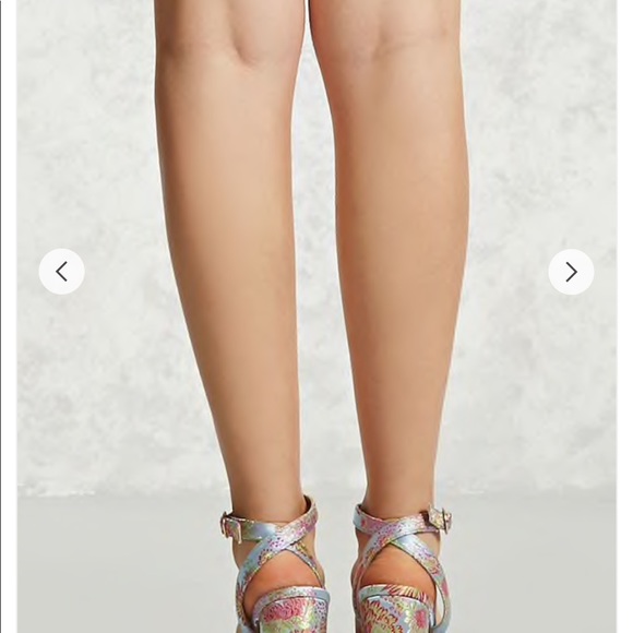 Light blue floral heels - Picture 2 of 8